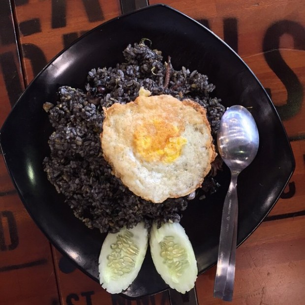 Instagram media by eathappens - our signature dish : black fried rice... #eathappens #tempatnongkrong #roticane #martabakmanis #martabaktelor #terbul #ricebowl #mpekmpek #mpekmpekjakarta #kuecubit #kuecubitasin #jajanan #anakjajan #fooddiary #rotibakar #basoenak #baksoenak #greennoodle #miehijau #blackburger #brownburger #greenburger #hungryjohn #longjohn #wisatakuliner #kulineran #kulinerjkt #jktfoodtruck #tebet